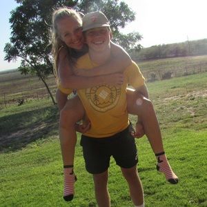 Meet your Posher, Hallie rose